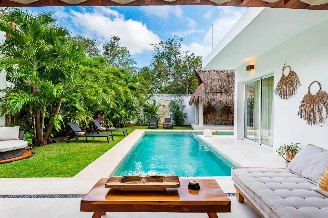 Villa Ek\'Balam & Villa Flamingo, Luxury Villas, Private Pool, Private Garden, Jacuzzi, 24H Security location